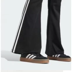 Adidas Pantalone Track Pants Adicolor 3-Stripes Flared JC5783 11 Adidas Pantalone Track Pants Adicolor 3-Stripes Flared JC5783 -FreedomSport adidas pantalone track pants adicolor 3 stripes flared jc5783 5