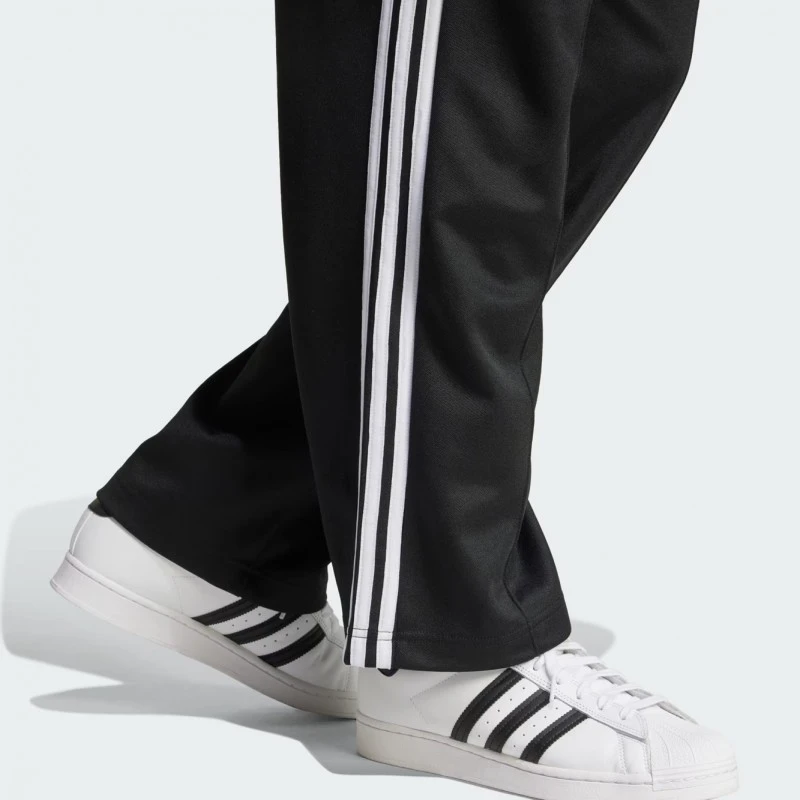 Adidas Pantalone Track Pants Adicolor Baggy Fit IZ4801 5 Adidas Pantalone Track Pants Adicolor Baggy Fit IZ4801 - immagine 5