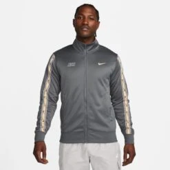 Nike Giacca Sportswear Repeat Tracksuit FD1183 068