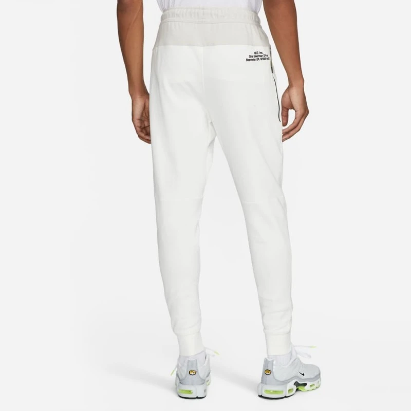 Nike Pantalone Jogger In Fleece Con Grafica DM6552 133 2 Nike Pantalone Jogger In Fleece Con Grafica DM6552 133 - immagine 2