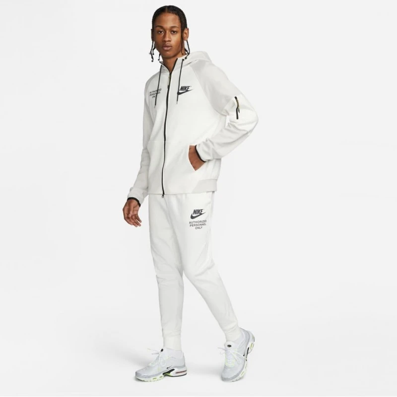 Nike Pantalone Jogger In Fleece Con Grafica DM6552 133 5 Nike Pantalone Jogger In Fleece Con Grafica DM6552 133 - immagine 5