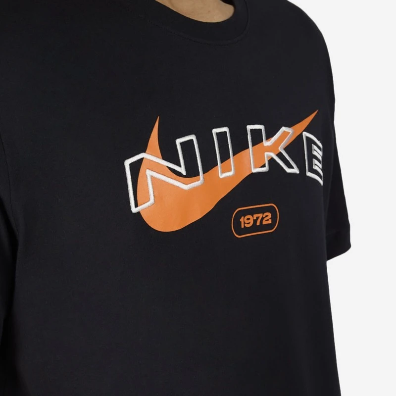 Nike T-shirt Essential Club Tee FV5711 010 3 Nike T-shirt Essential Club Tee FV5711 010 - immagine 3