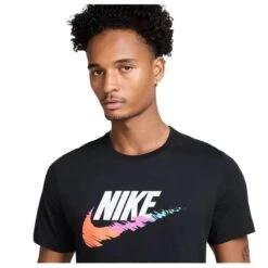 Nike T-shirt Sportswear Futura 6 HJ0568 010 -FreedomSport nike t shirt sportswear futura 6 hj0568 010 2